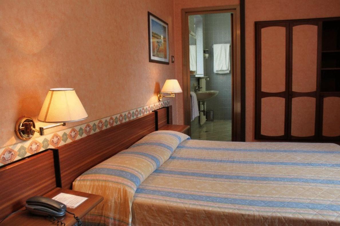 Hotel Milano Terst Pokoj fotografie